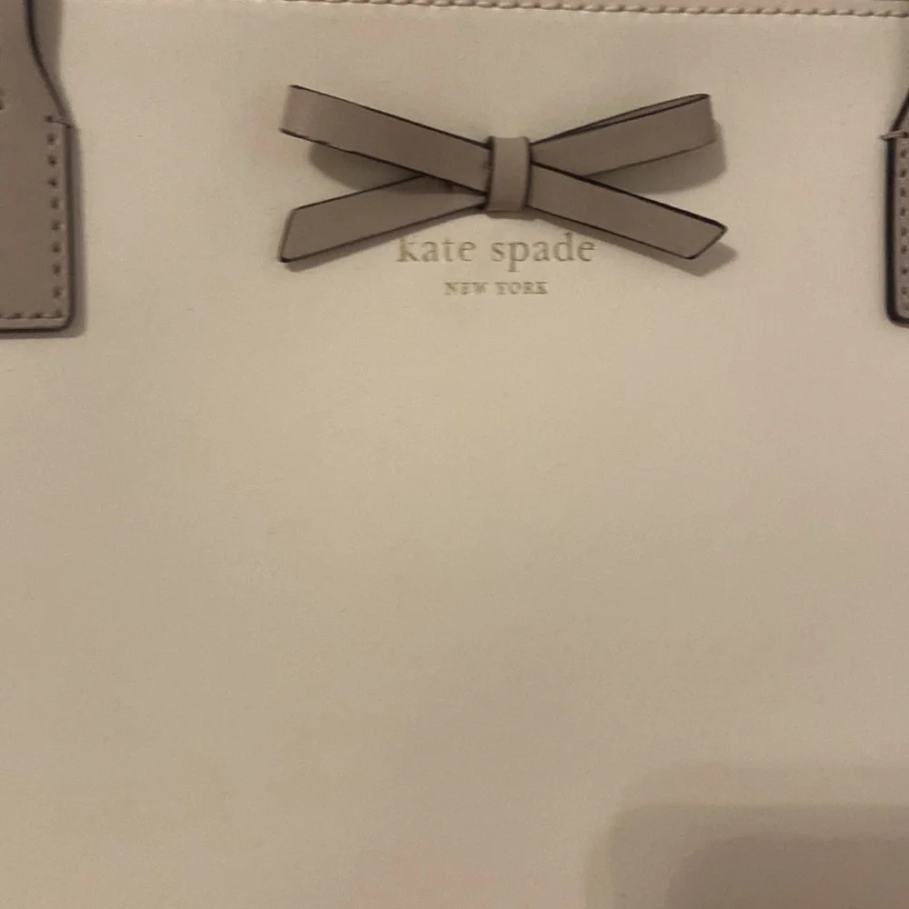 Kate Spade Gray and White Bag - Picture 6 of 14
